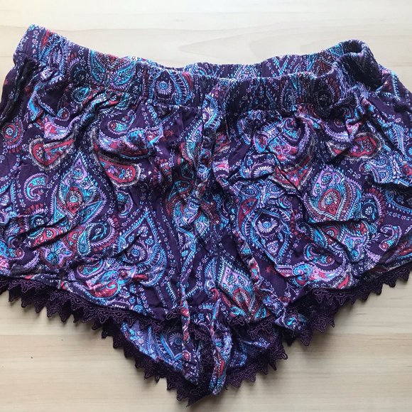 Billabong - Love To Lounge Elastic Waist Shorts - Purple & Paisley - Women 8-10 - Picture 1 of 7
